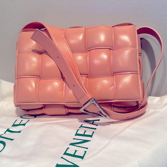 Bottega Venetta Peach Cassandra Cassette Weave Crossbody Leather Handbag - Picture 6 of 13